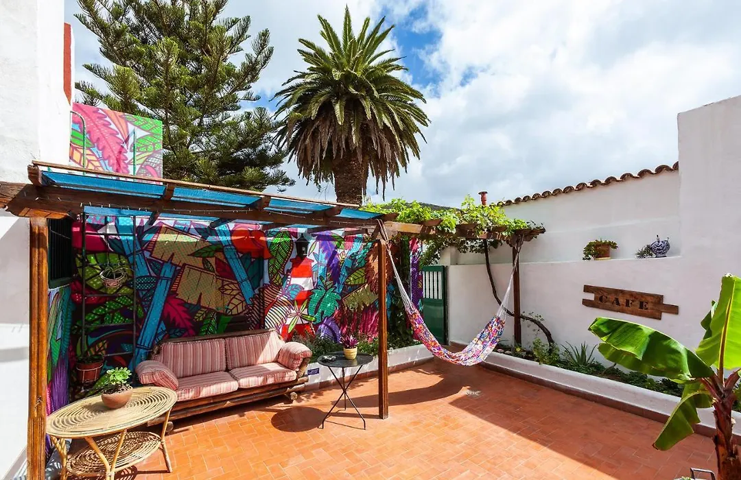 Patio Hostel (Adults Only)-1